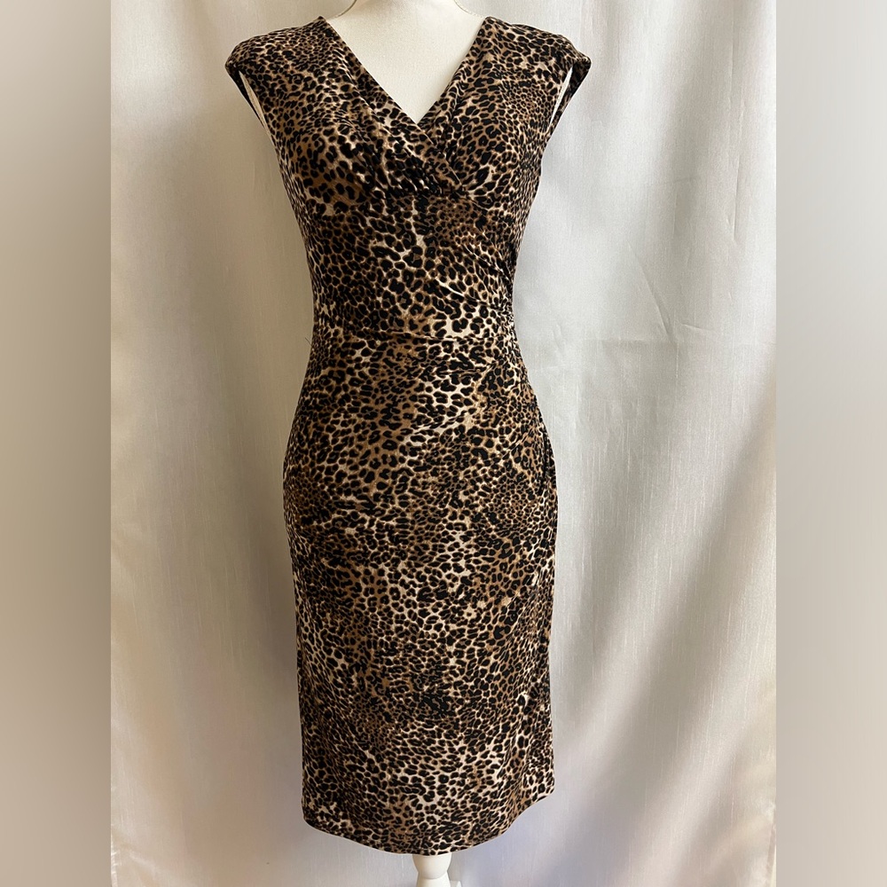 Stretchy, beautiful, V-neck, leopard colored dress